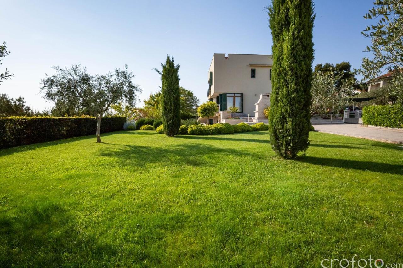Villa Niko Kožino Exteriör bild